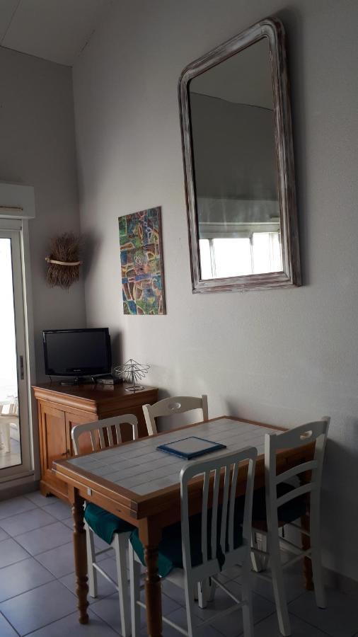 Les Sardines Apartment Сет Екстериор снимка